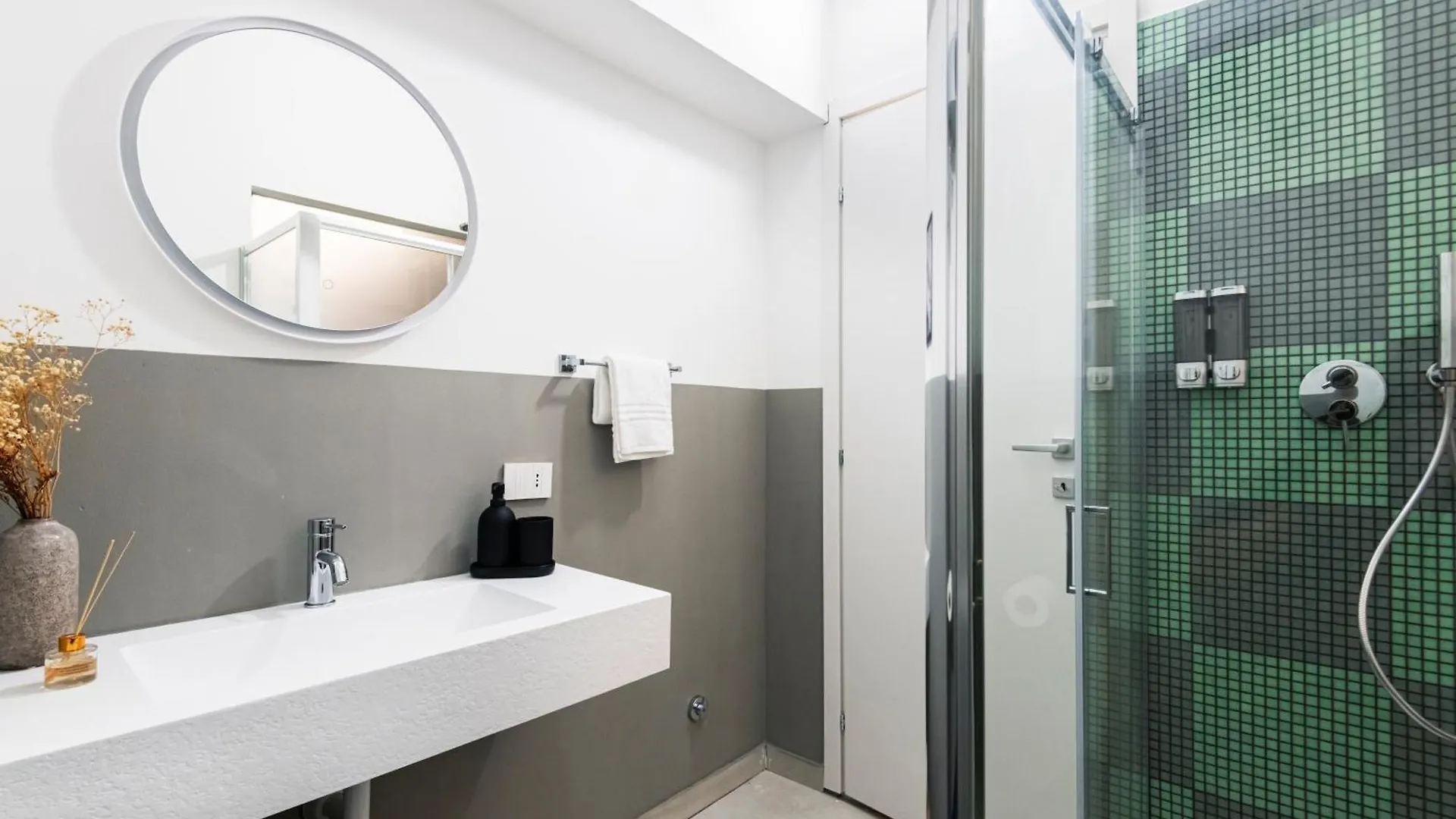 Easylife - Suite In Centrale Milan Hotel