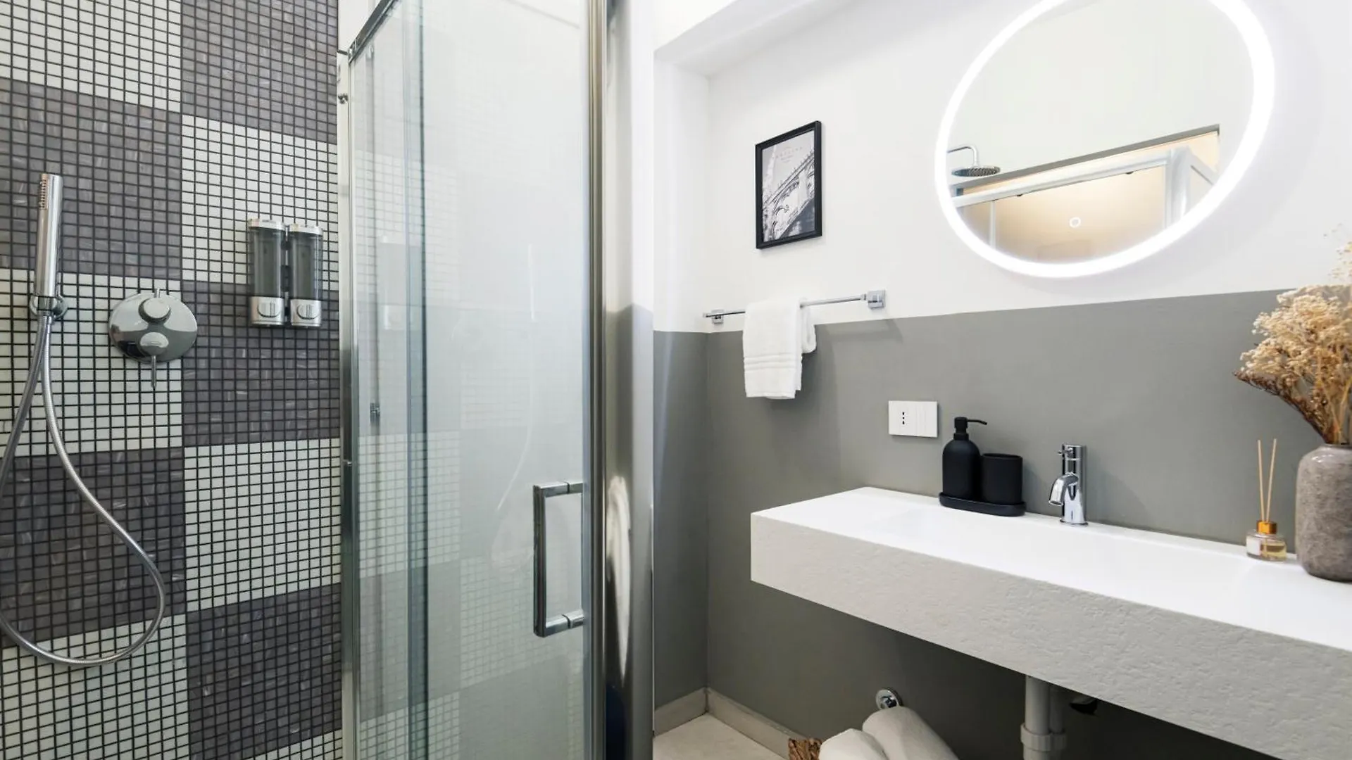 Easylife - Suite In Centrale Milan Hotel