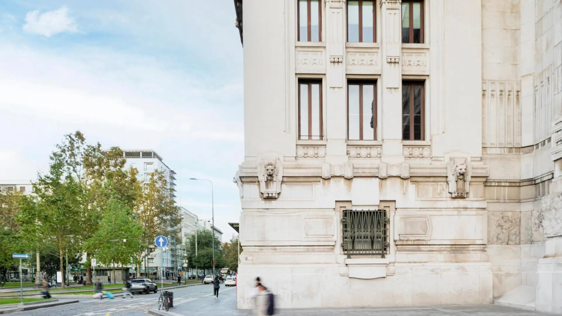 Hotel Easylife - Suite In Centrale Milan
