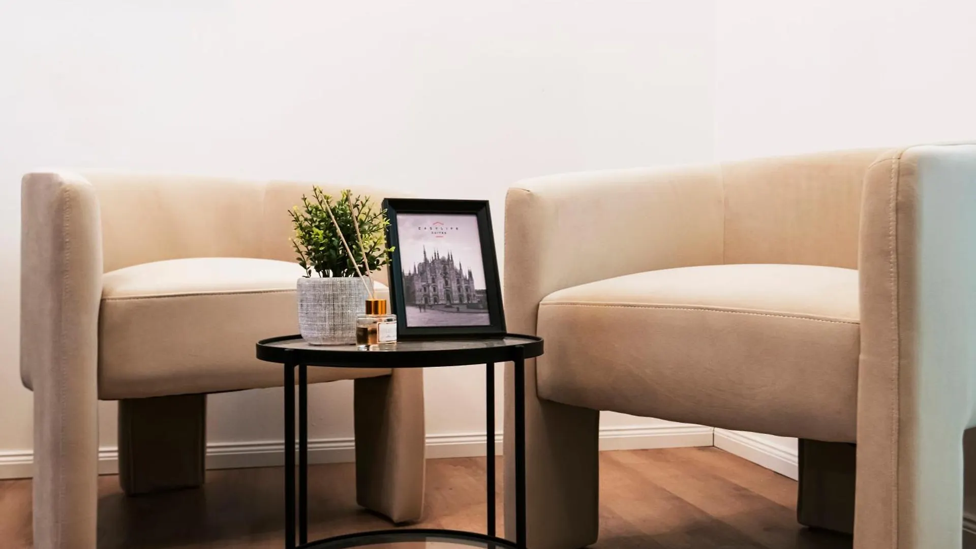 Easylife - Suite In Centrale Milan 0*,