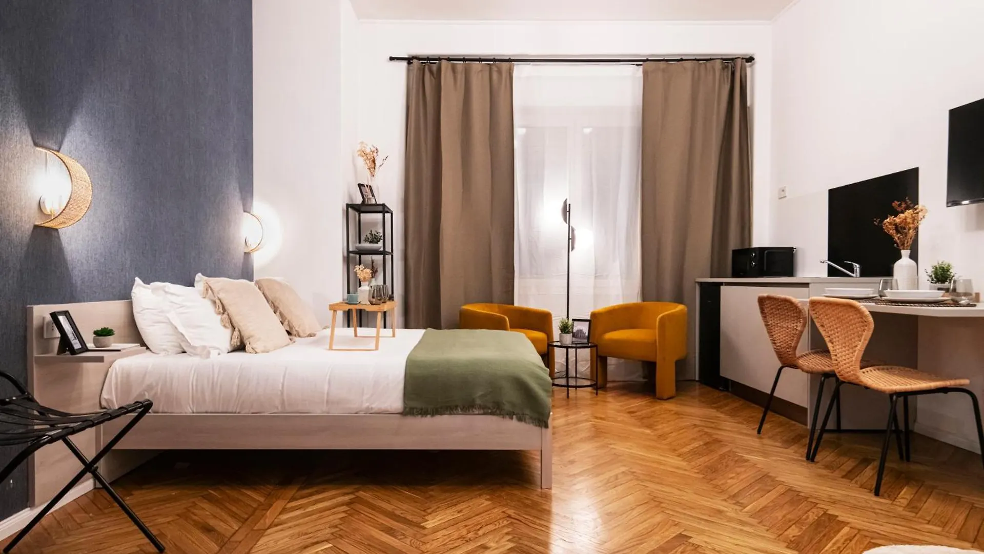 Hotel Easylife - Suite In Centrale Milan