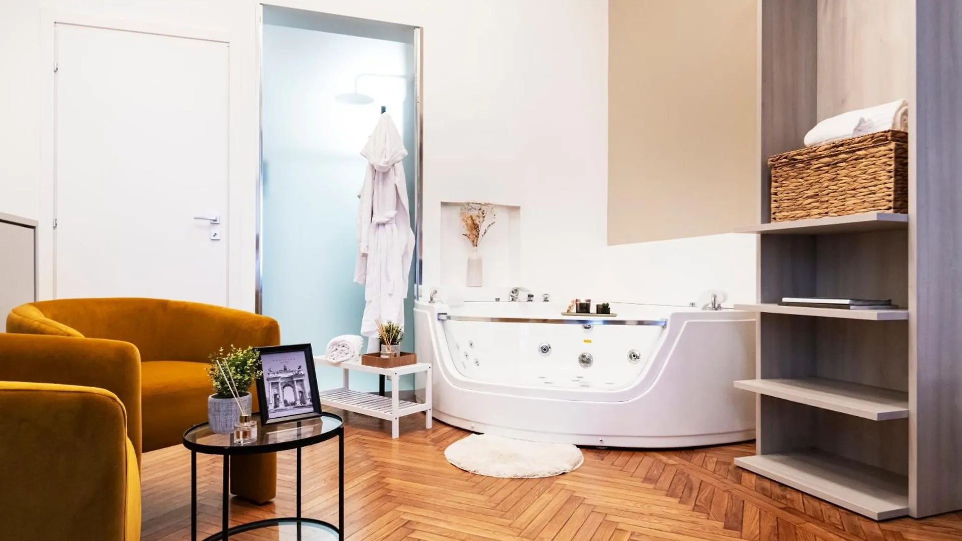Hotel Easylife - Suite In Centrale Milan