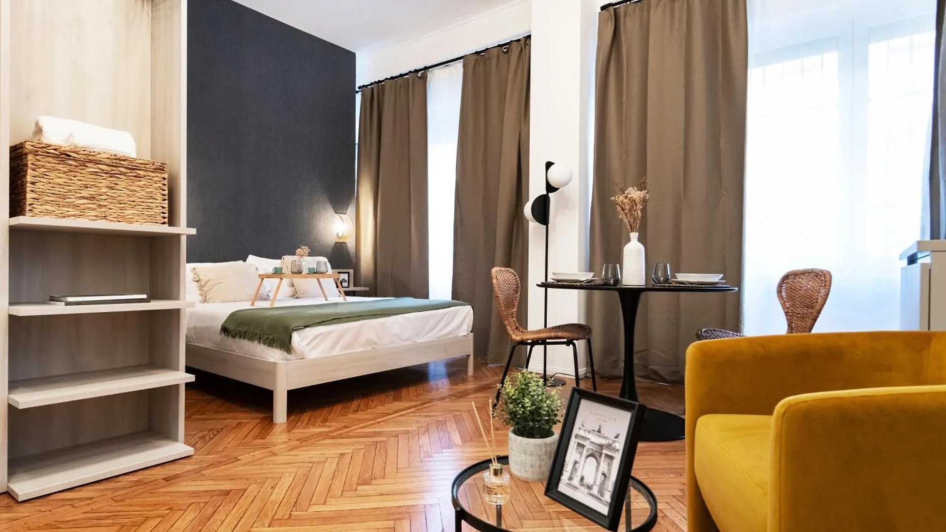 Hotel Easylife - Suite In Centrale Milan