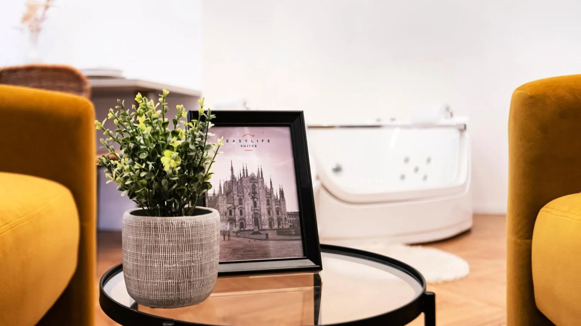 Easylife - Suite In Centrale Milan 0*,  Italy